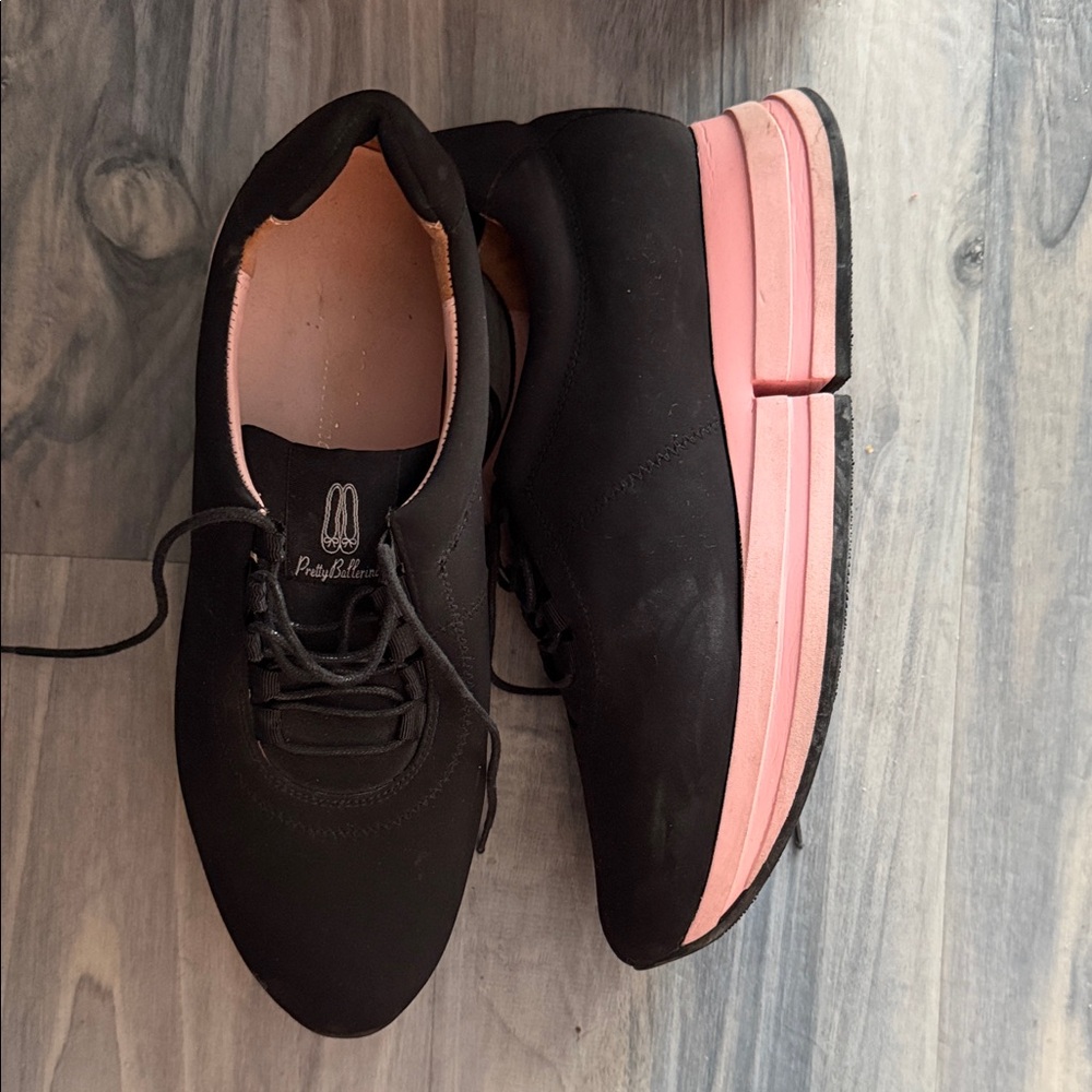 Pretty Ballerinas Black and Pink Sneakers size 38